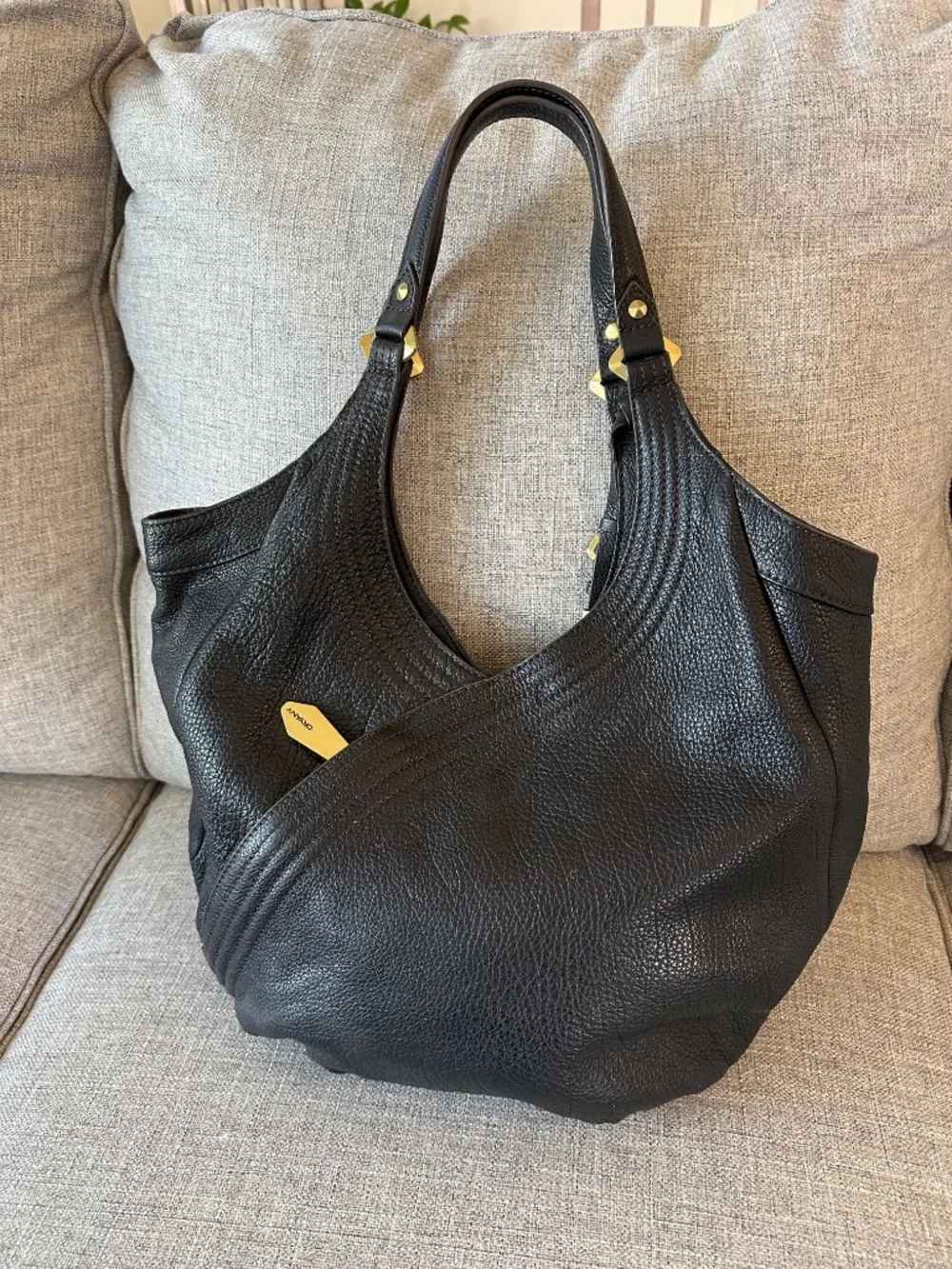 orYANY beautiful black