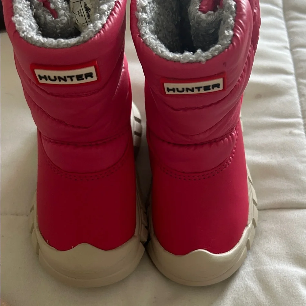 Hunter stylish fuchsia