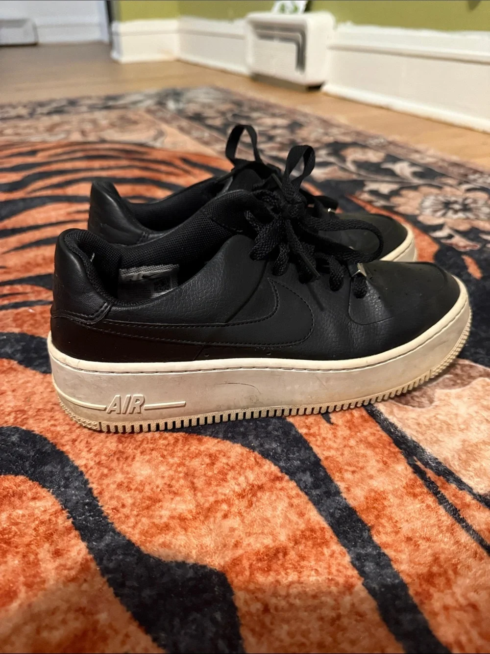 Nike Black Leather Low-Top Sneakers with Cream Sole
