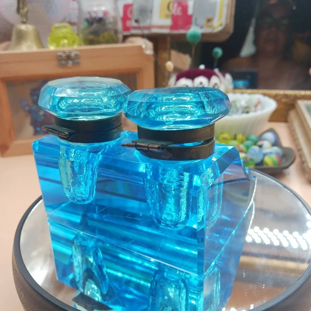 N/A this antique