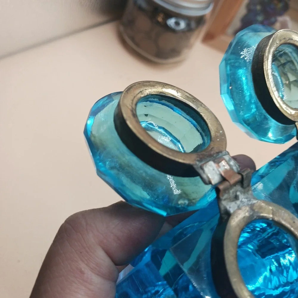 N/A this antique