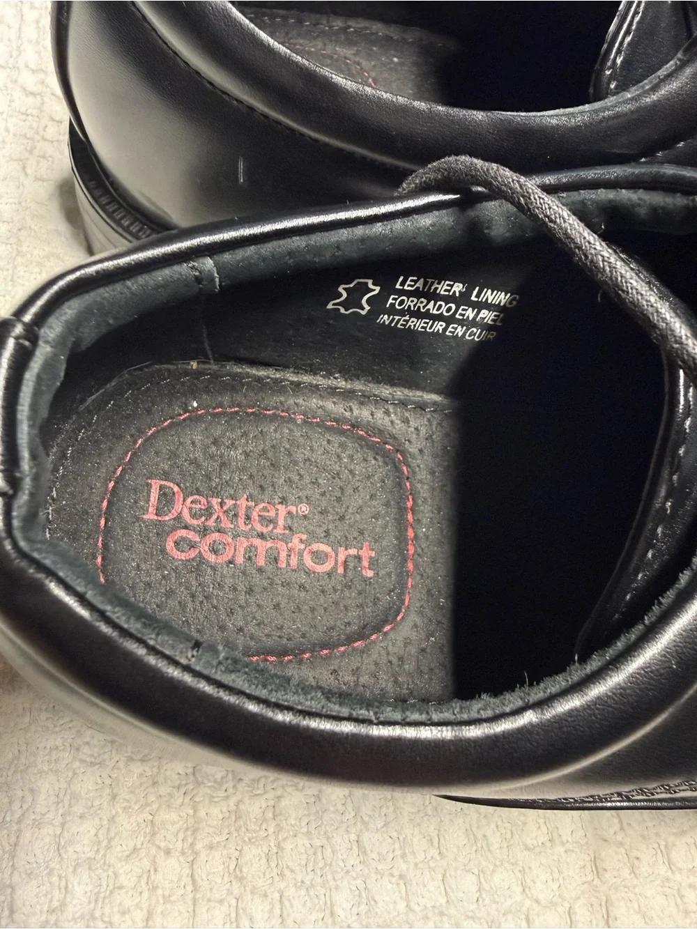 Dexter black cushioned