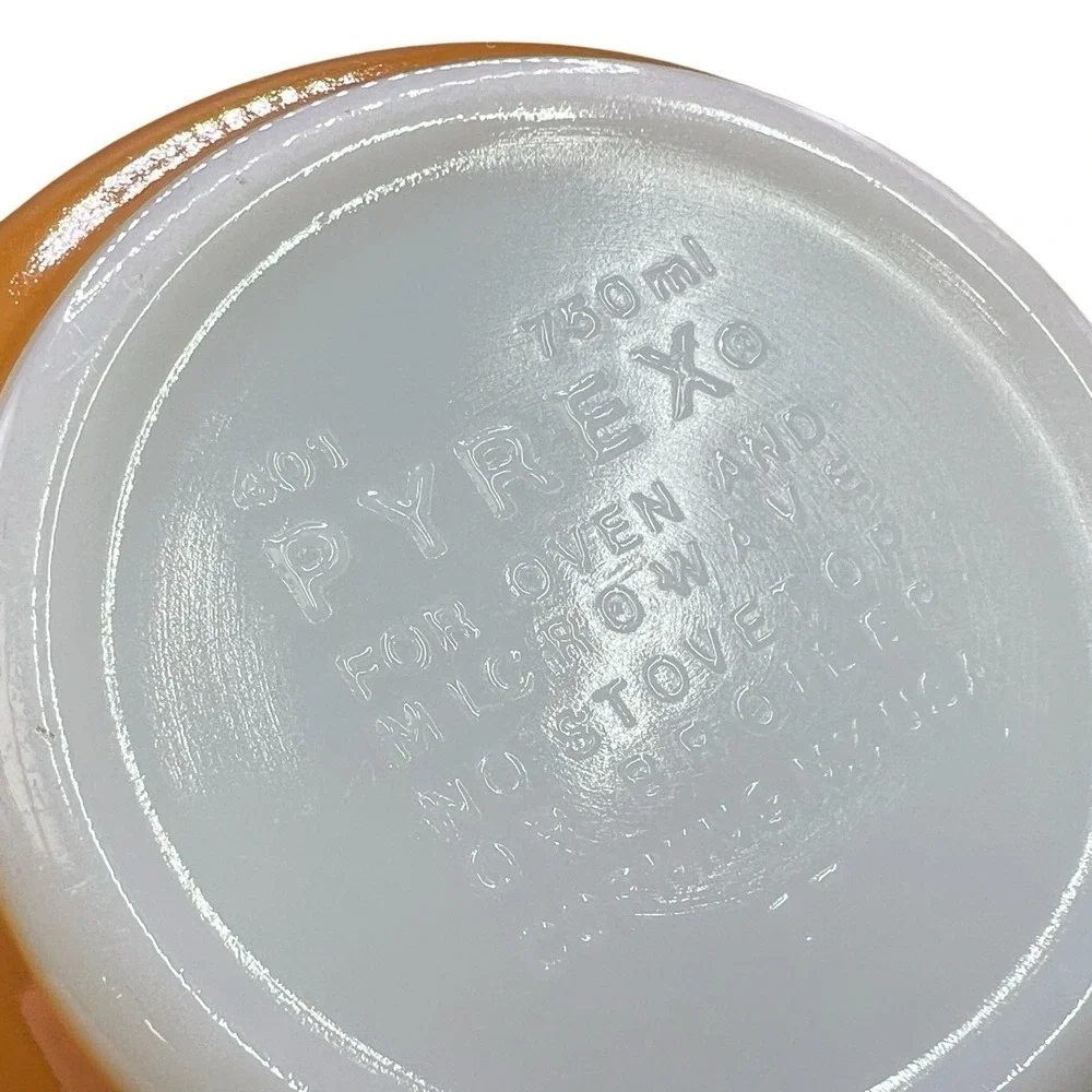 Vintage Pyrex 401 Butterfly Gold 750mL 3 Cup Mixing Nesting Bowl White Floral