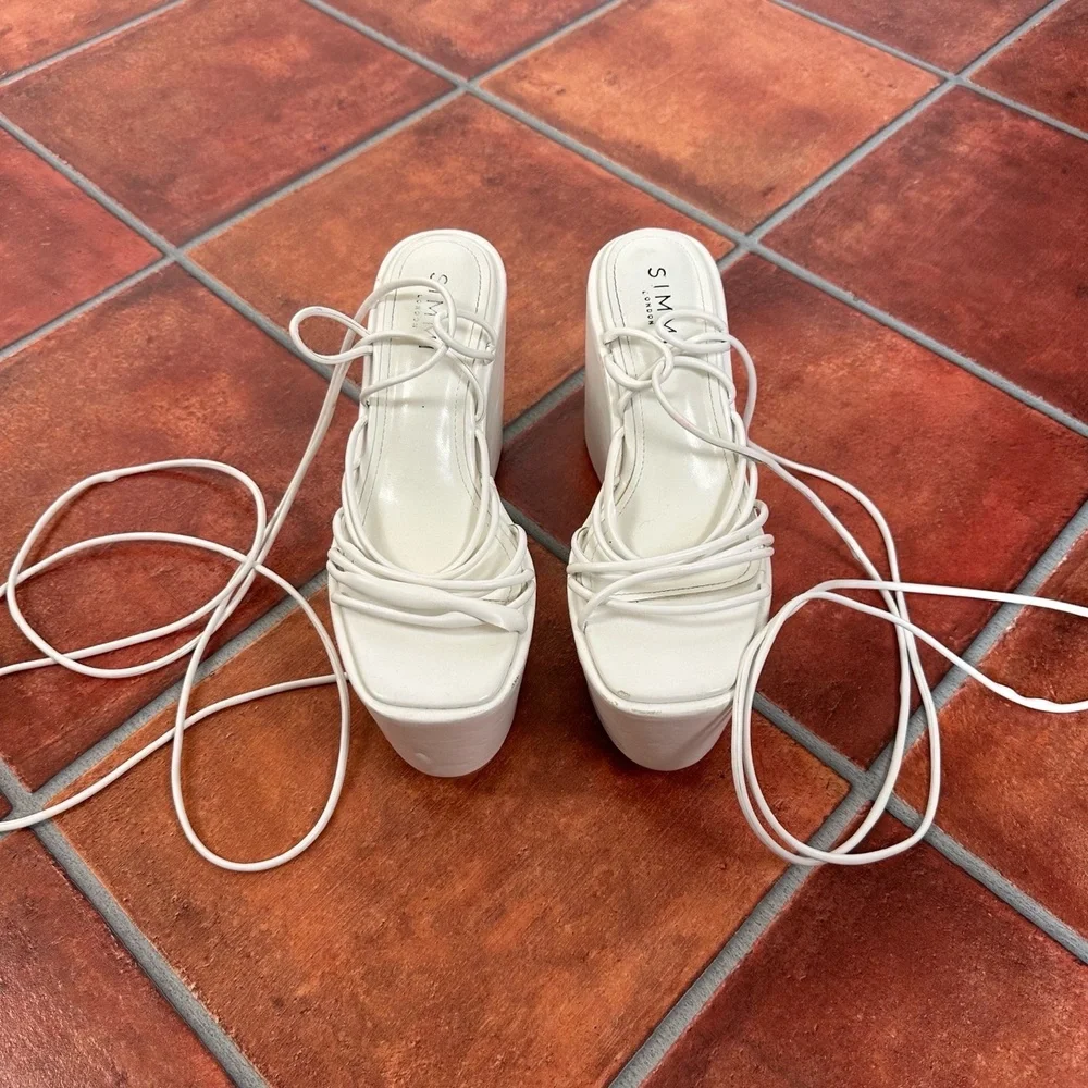 N/A simmi white