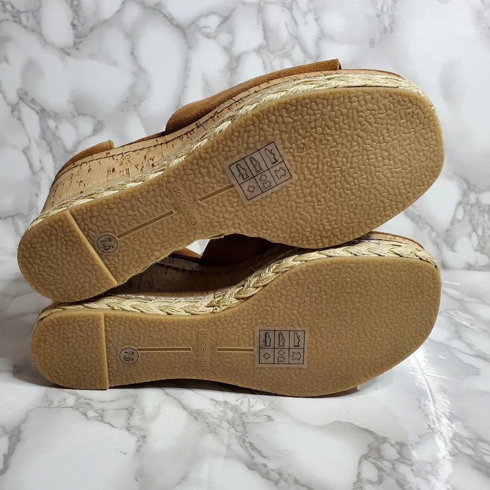 Dolce Vita casual platform