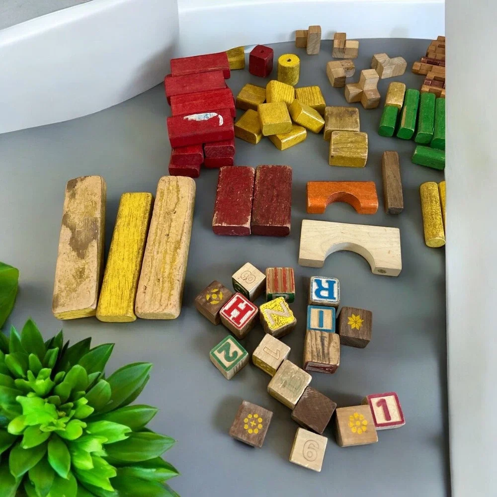 Lincoln Logs vintage wooden
