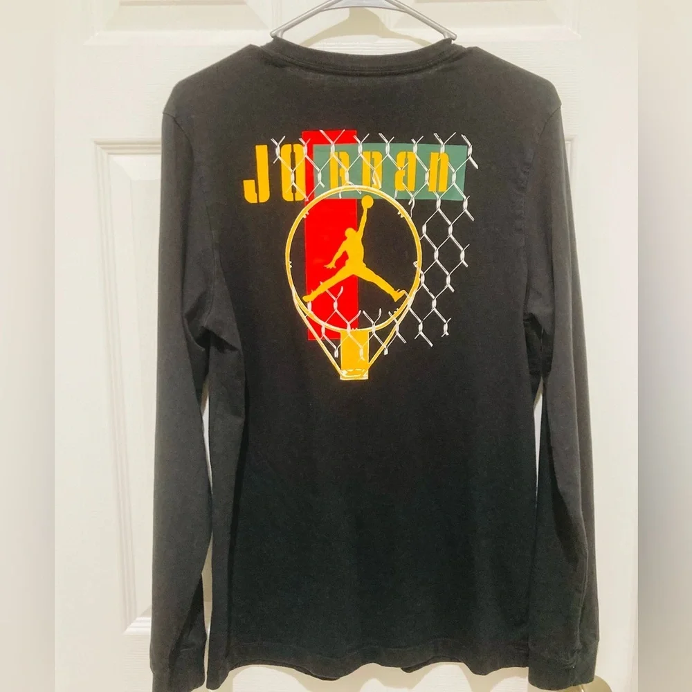 NWOT Air Jordan Black Long Sleeve Tee size M Designs on‎ front and back