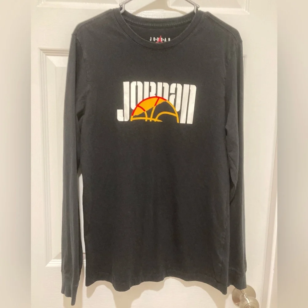 Jordan shirt dark