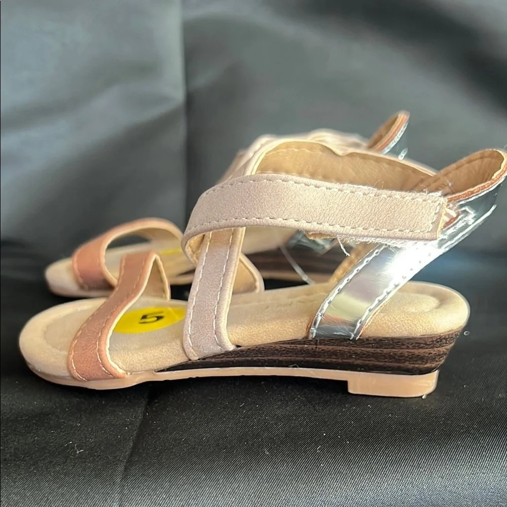 Tahari easy sandals flat