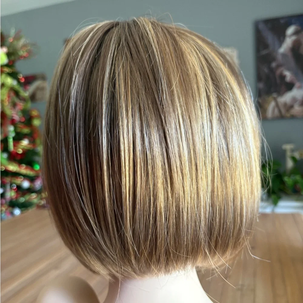 Amore Rene of Paris Codi Petite Synthetic Bob Luxury/Medical Wig