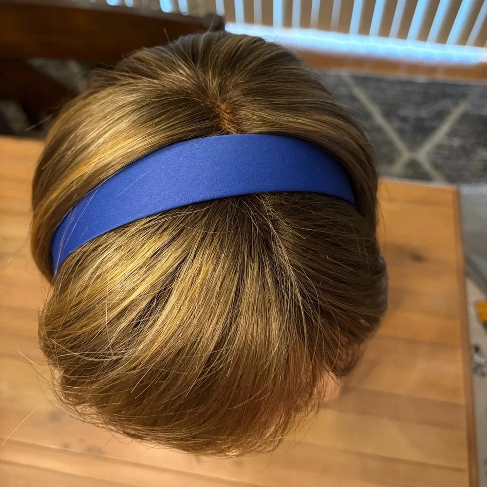 Amore Rene of Paris Codi Petite Synthetic Bob Luxury/Medical Wig
