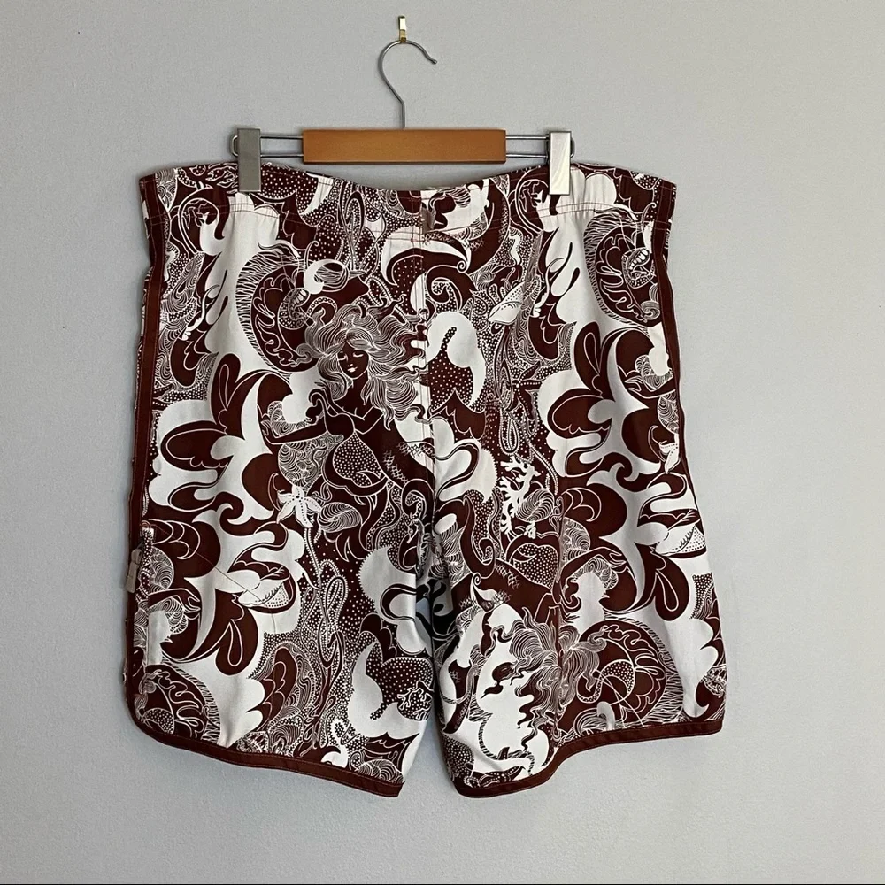 American Eagle Outfitters details gently