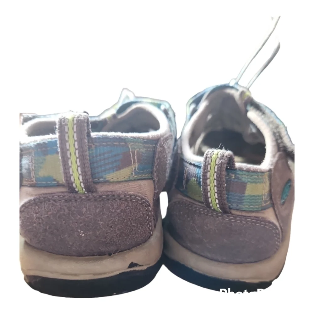 Keen sandals sz