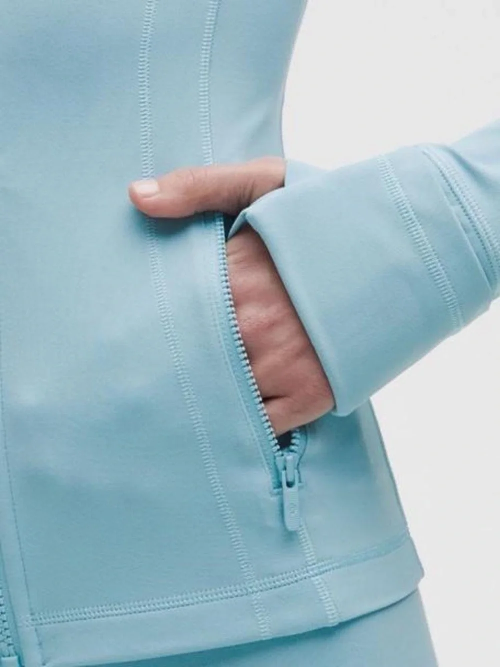 ALO Yoga light aqua