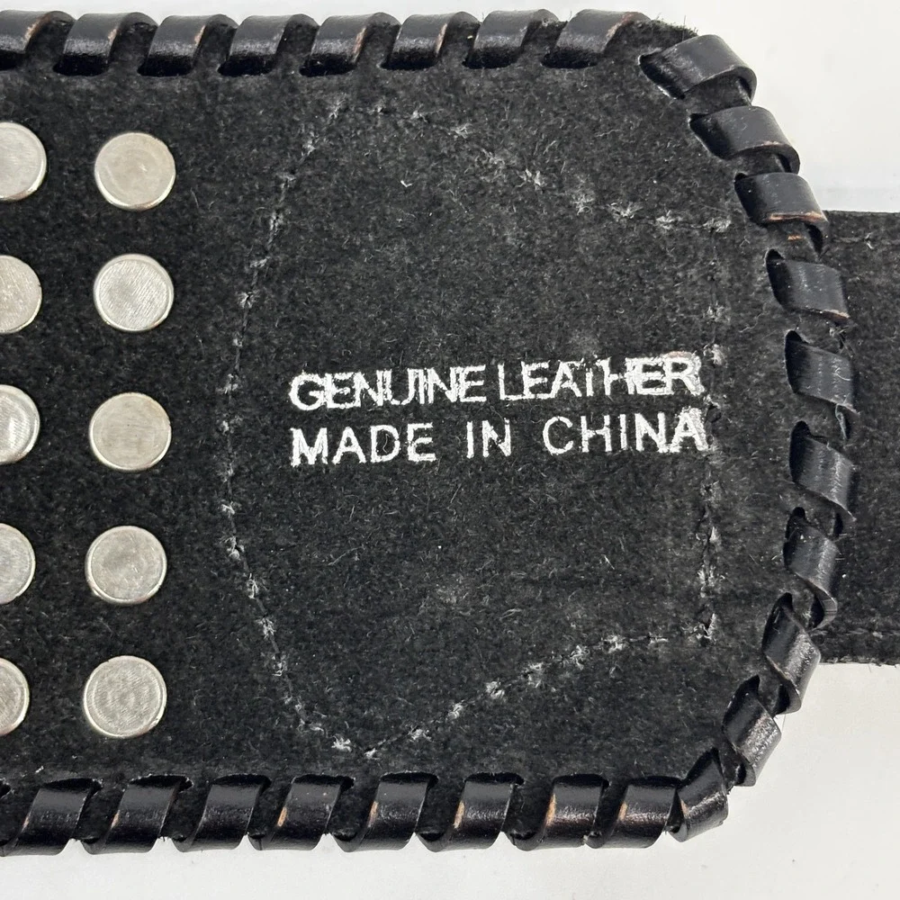 Unbranded strap 30