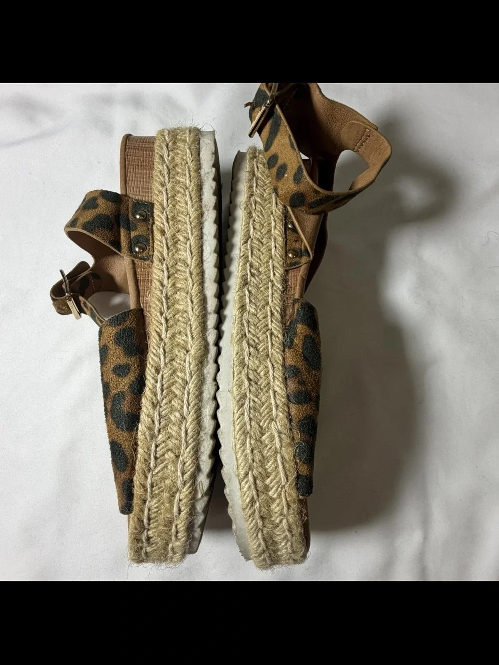 Cushionaire stylish leopard