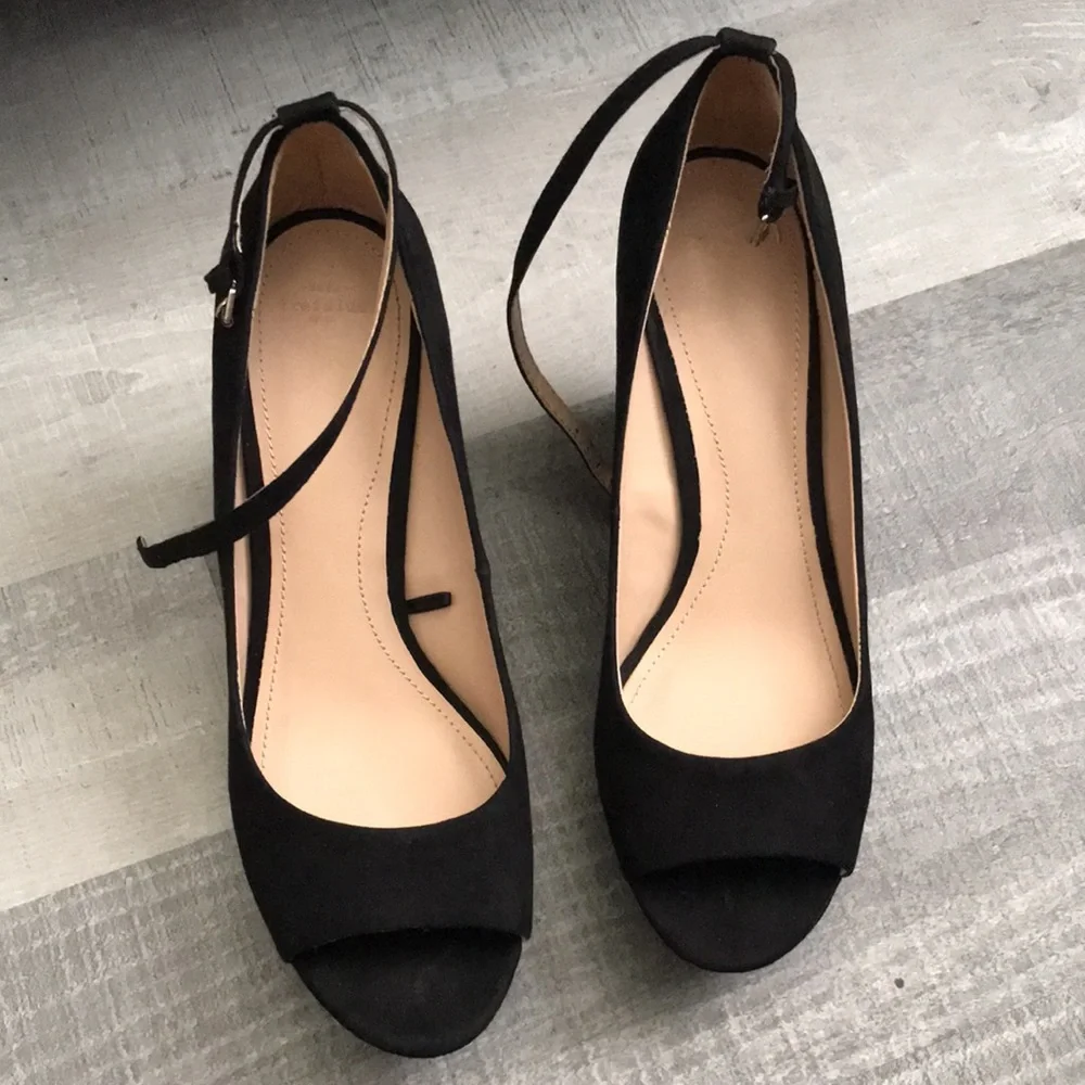 Zara only sign