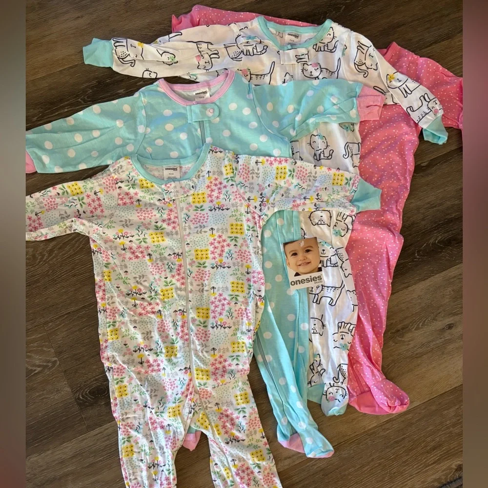 4-Pk Girls' Printed and Solid Footed Oneies One-Piece Sleepers  Sz 6-9month