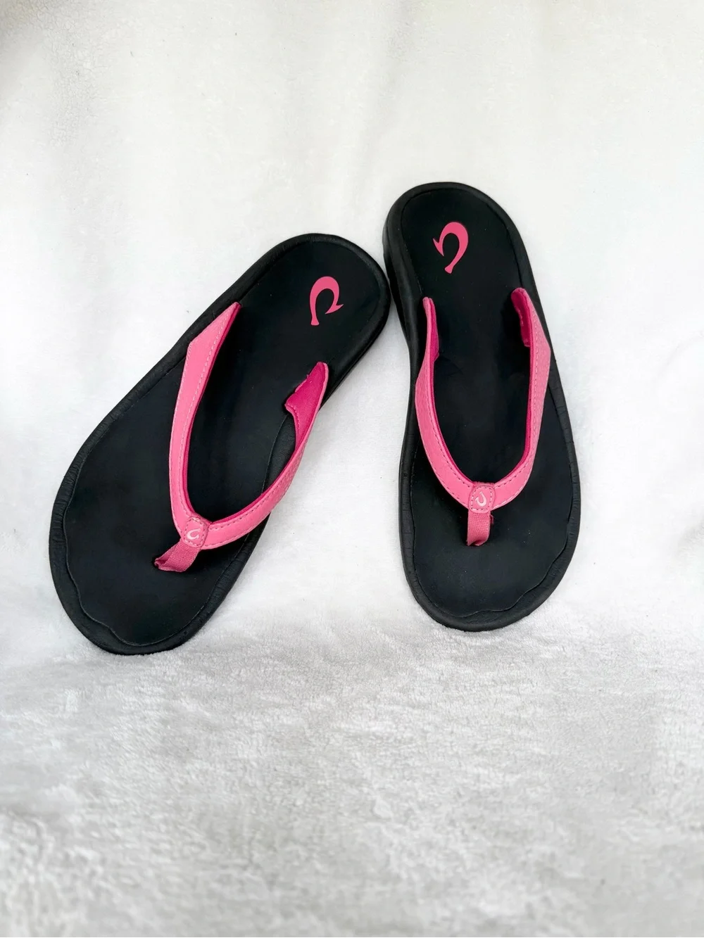 OLUKAI GIRLS' KULAPA KAI SANDAL/BIKINI PINK BLACK YOUTH SIZE 4 -5.