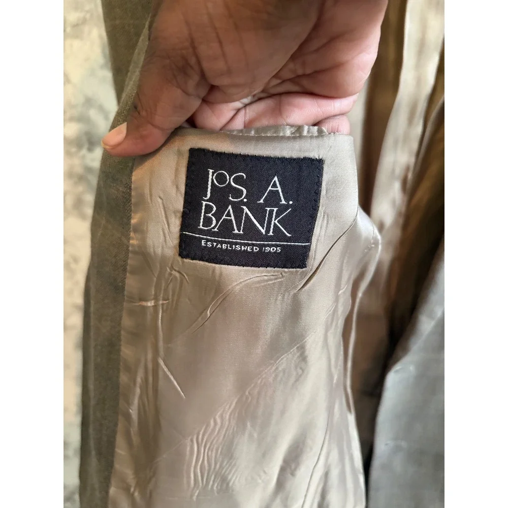 Jos. A. Bank •	size 39r