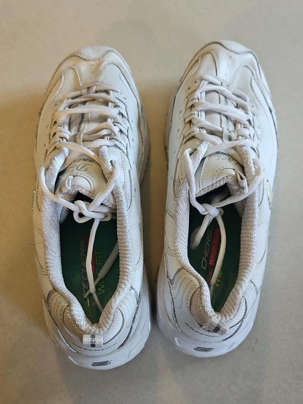 Skechers pre owned