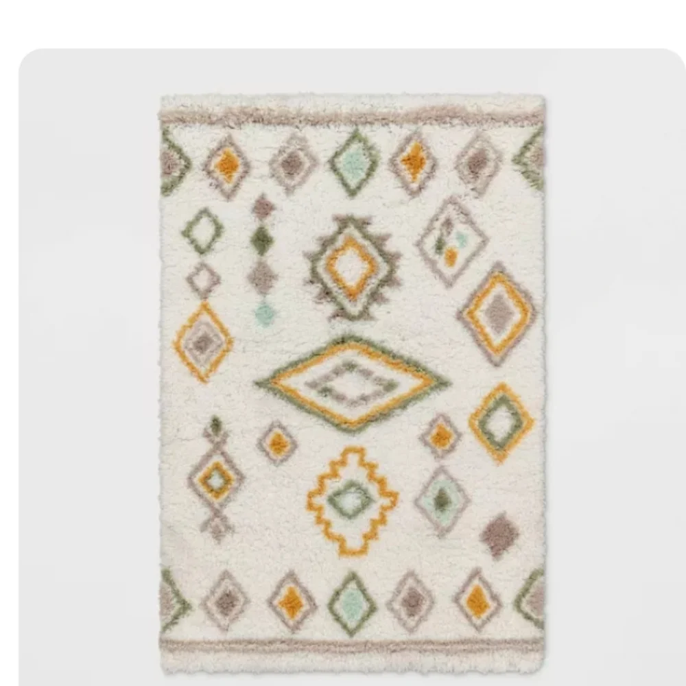 Yuma area Carpet/Rug 48x66 New. Geometric skid resistant
