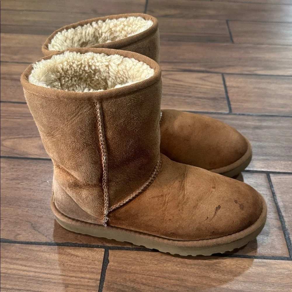 UGG warm stylish