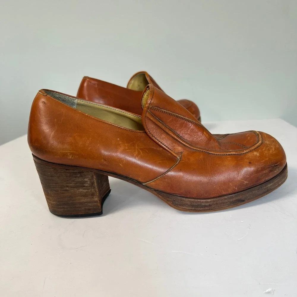 Verde leather platform