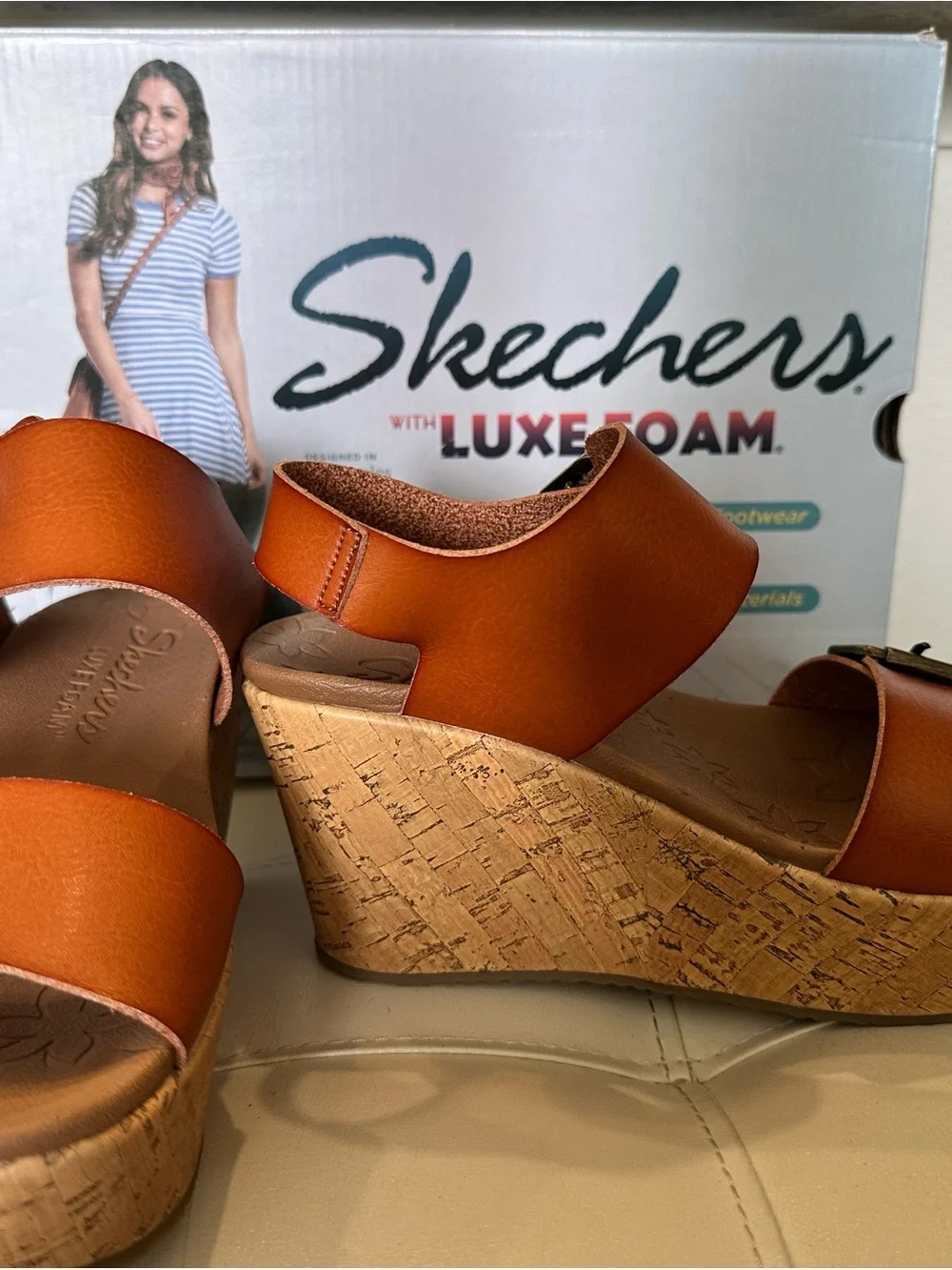 Skechers cushioned 3–3