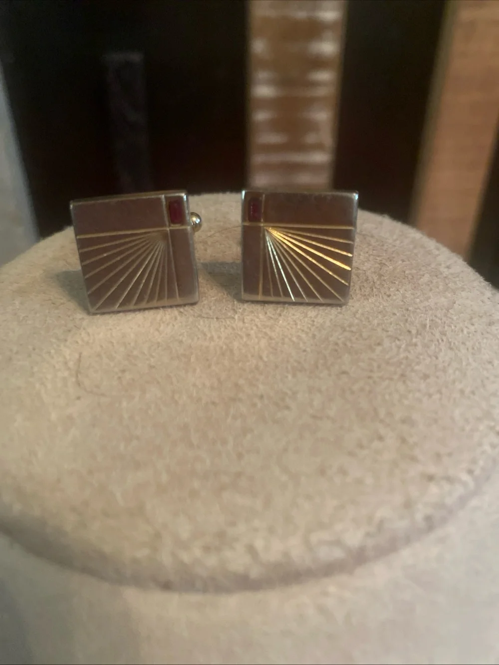 Vintage 60’s Men's Gold-Tone Square Cufflinks with Radiant Etch