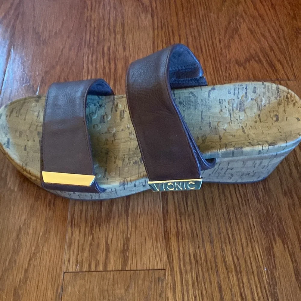 Vionic women wedge