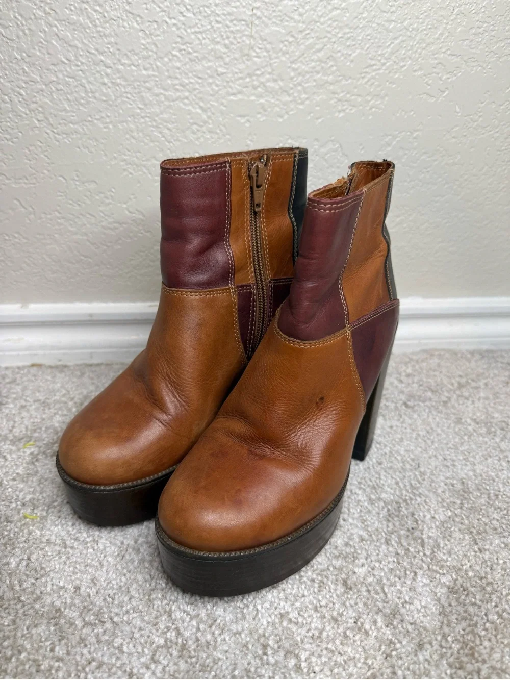 Steve Madden zipper footwear