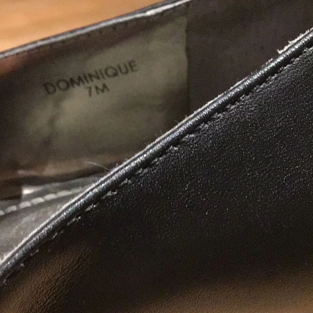 Tahari Dominique Black Low Wedge Heel Shoe Size 7