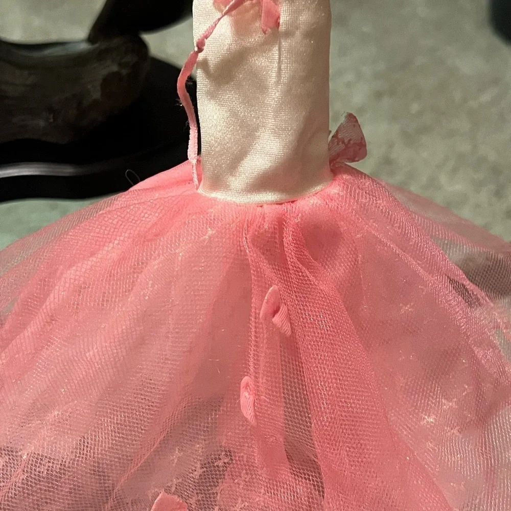 Barbie clothes strap
