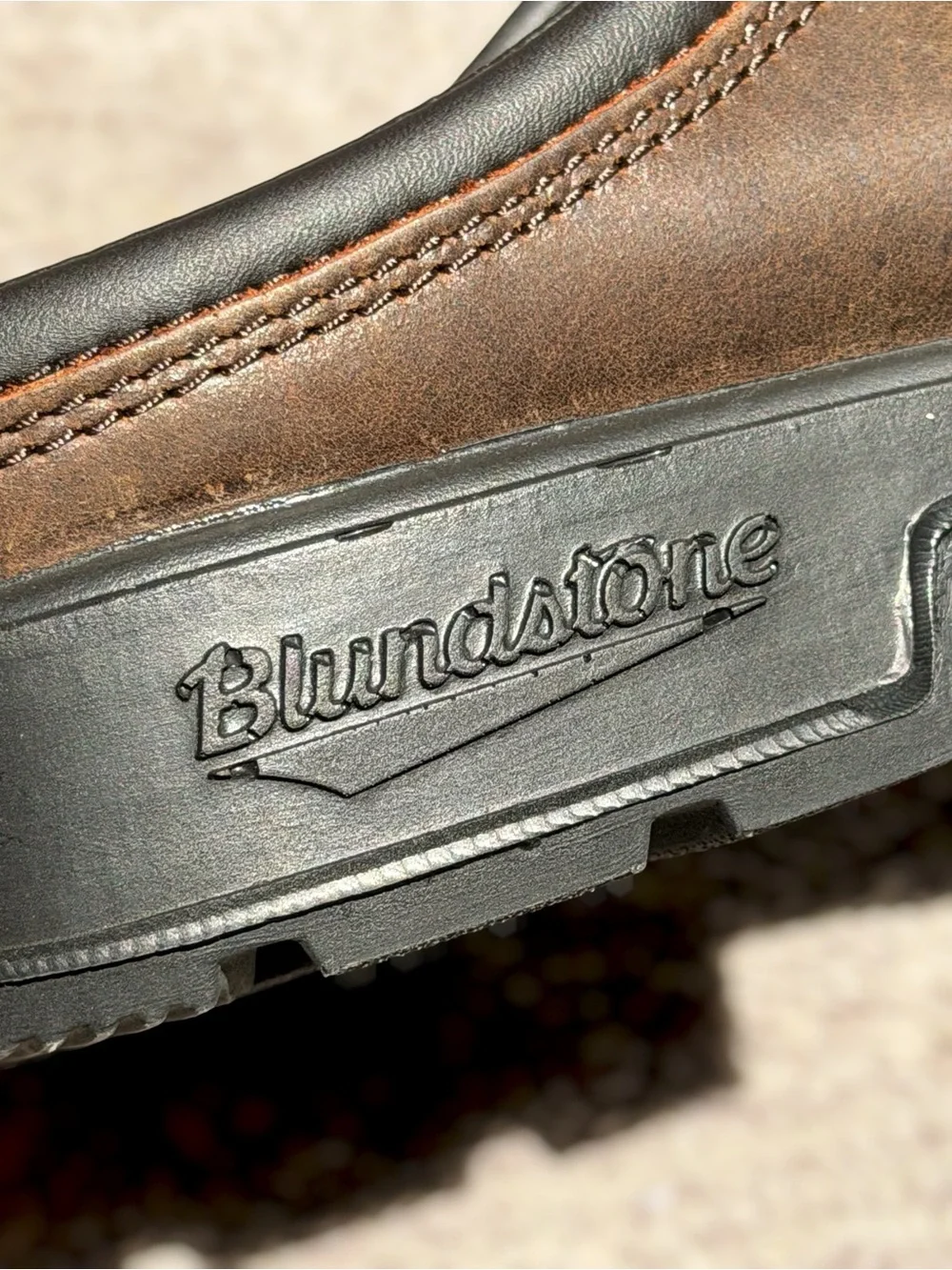 Blundstone details rei
