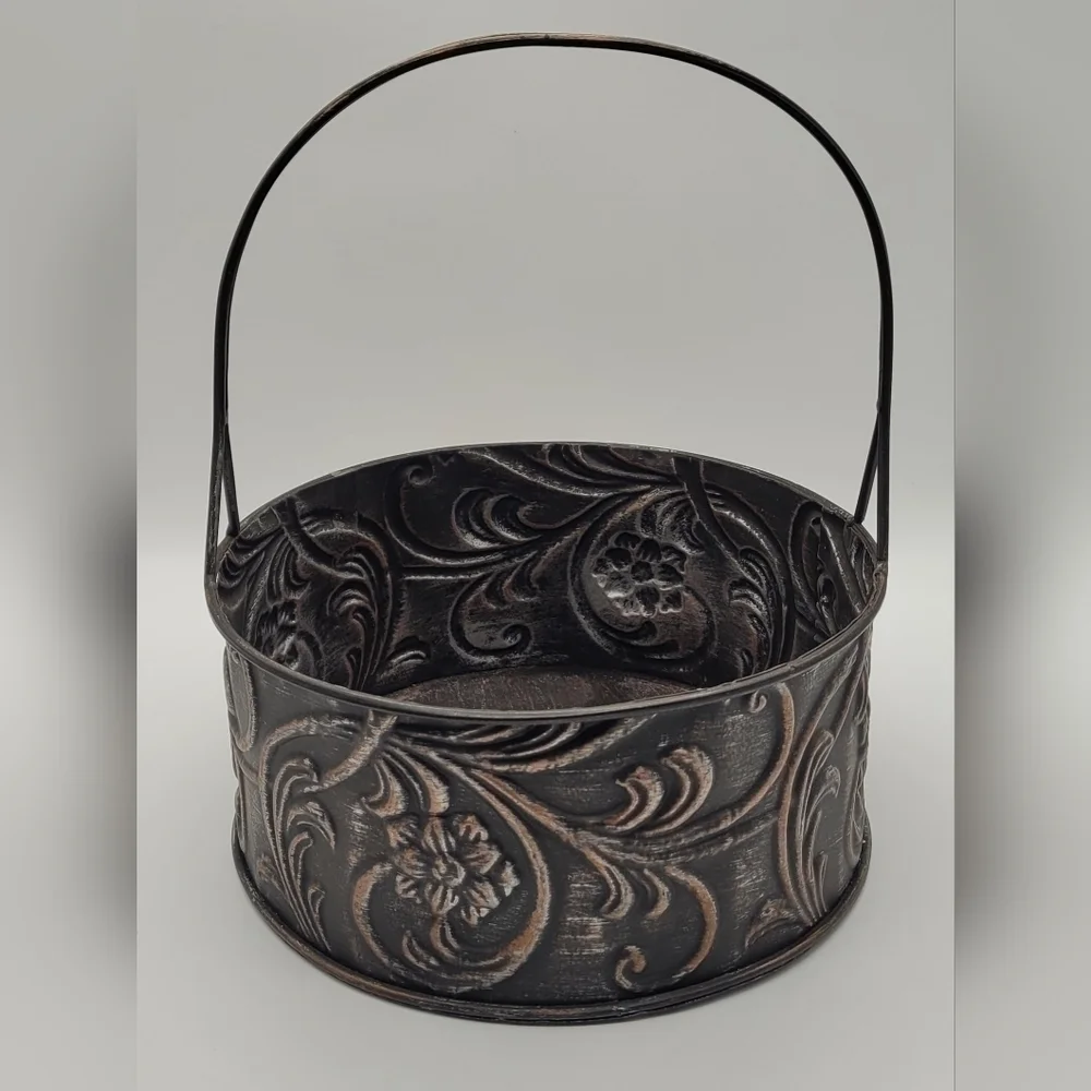 Metal Serving Basket Medium Decor​​​