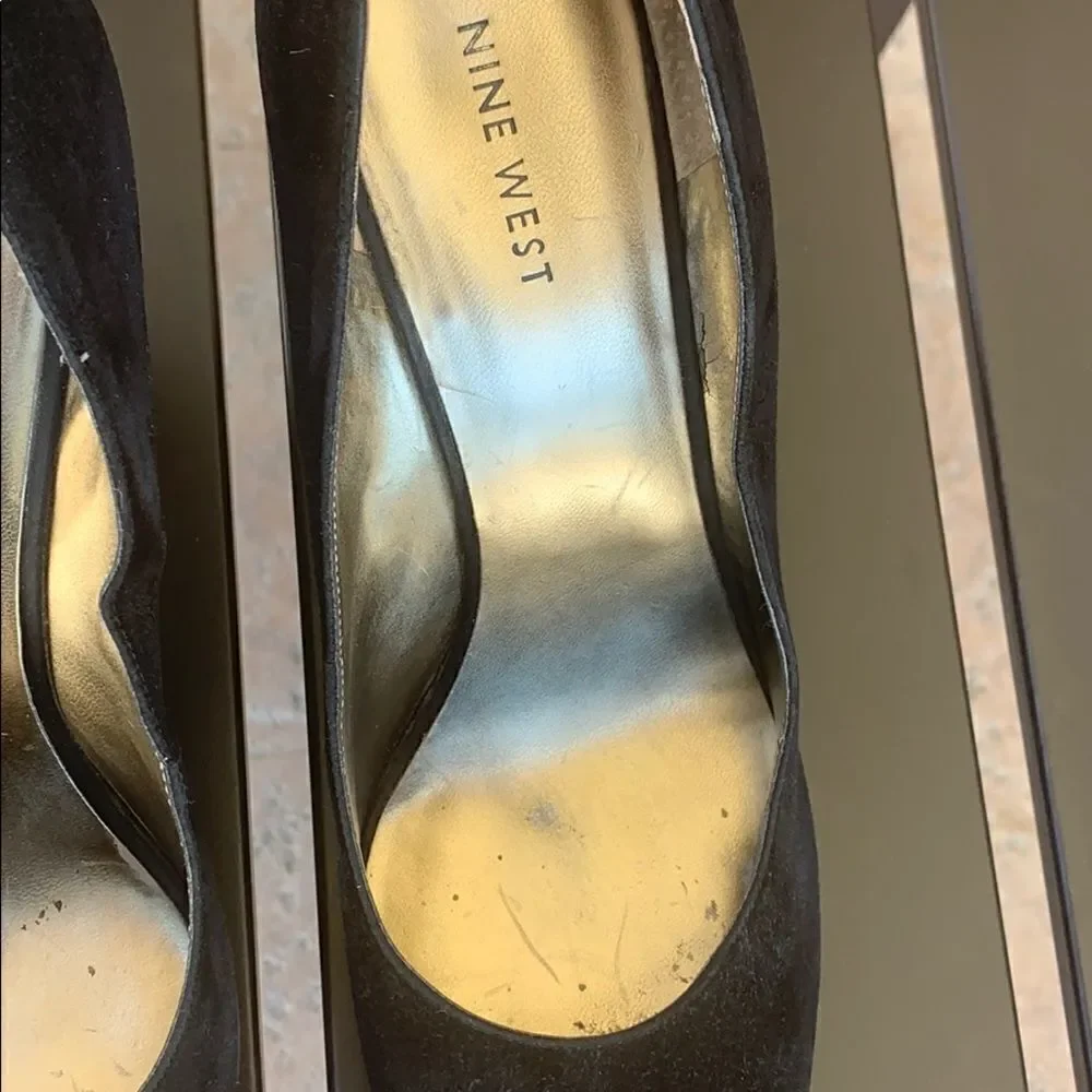 Nine West off color