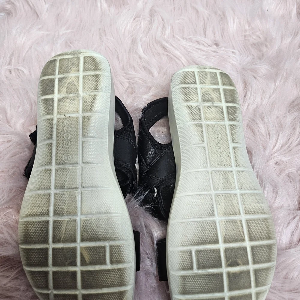 Ecco Black Sandals Comfortable Flip Flops