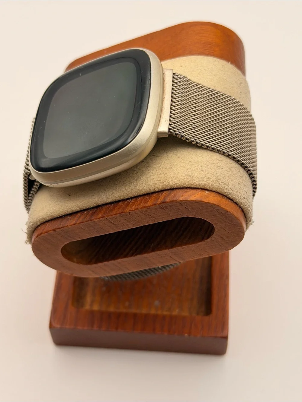 Fitbit Versa 3, Tested, Charger Included, Gold Casing, Mesh Gold Band, Good Con