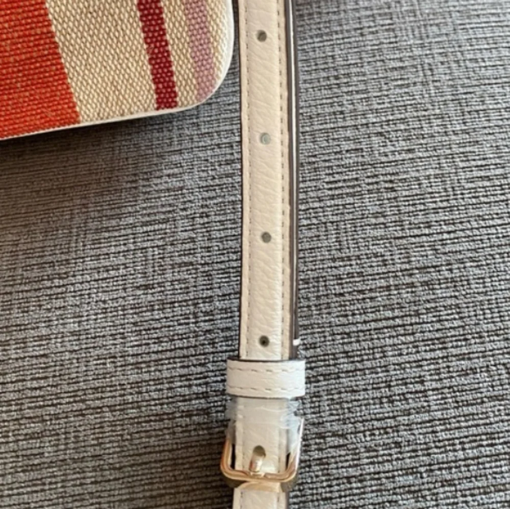 KATE SPADE NEW YORK LEILA Triple Gusseted Cross Body Bag