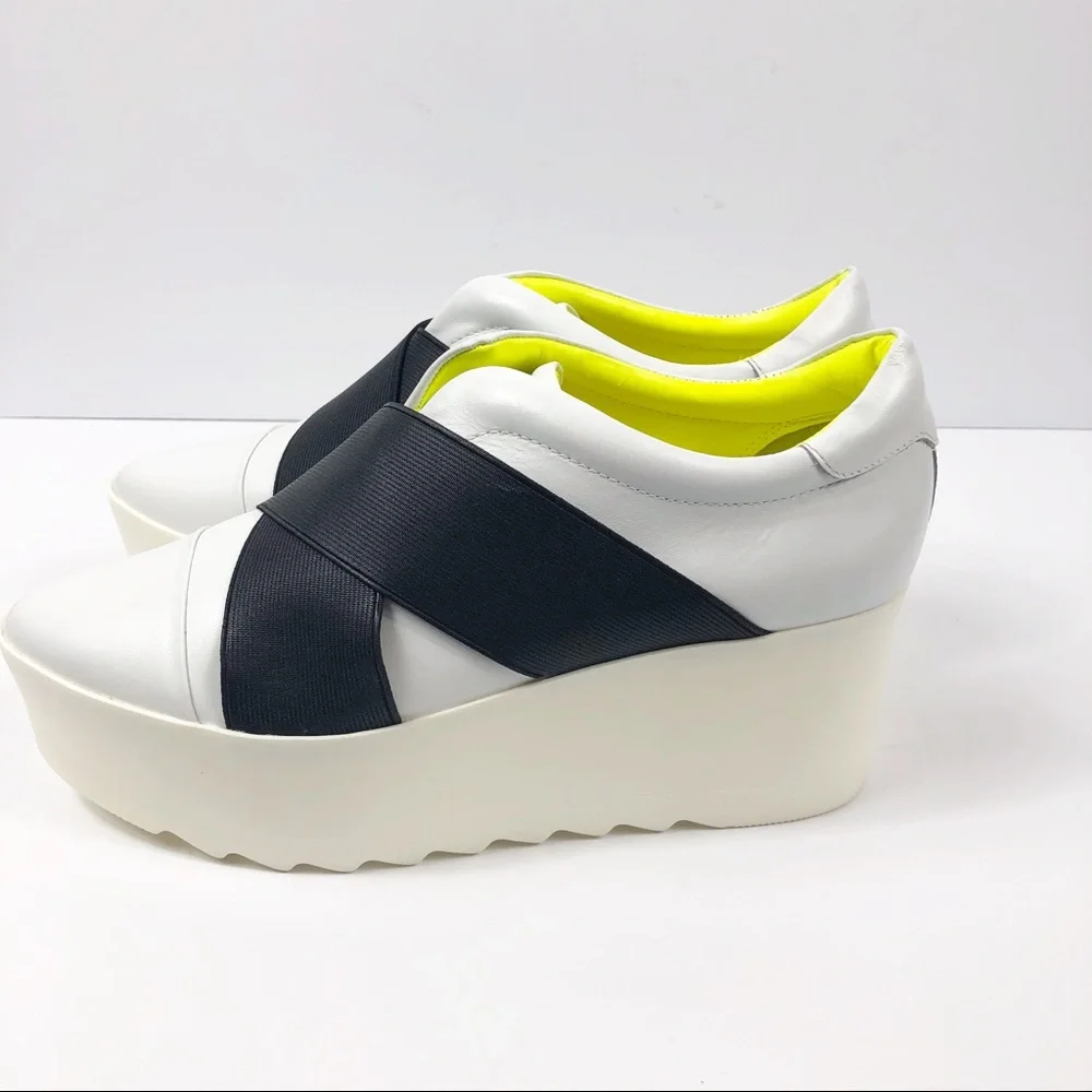 Kendall & Kylie white upper wear