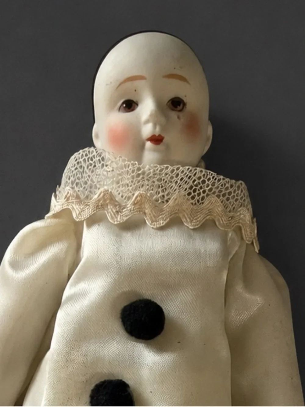 Pierrot white vintage satin