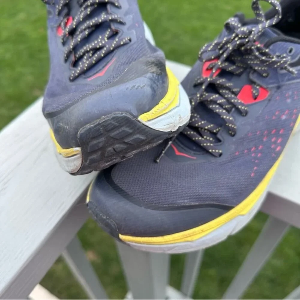 Hoka One One street challenger light
