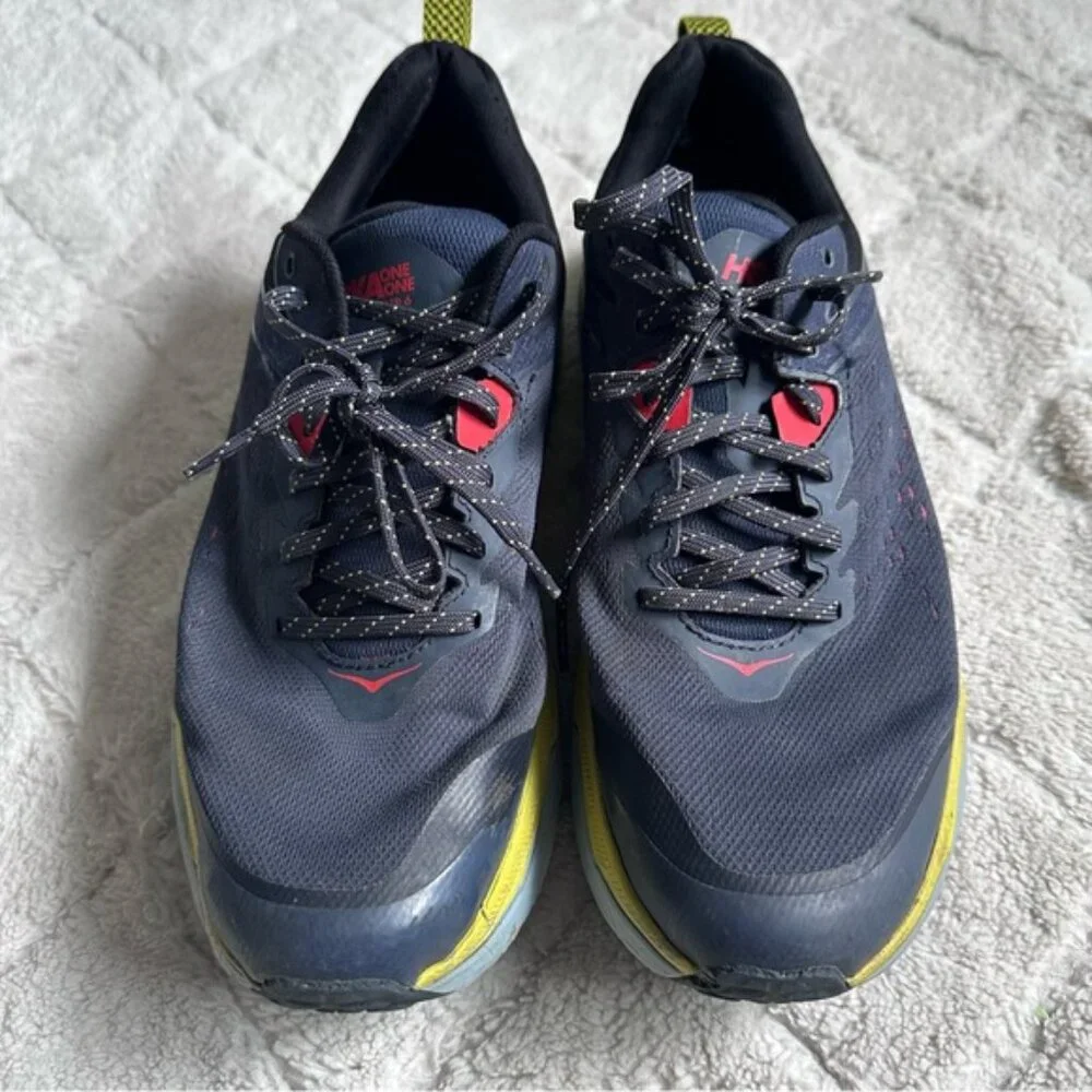 Hoka One One suggests defies