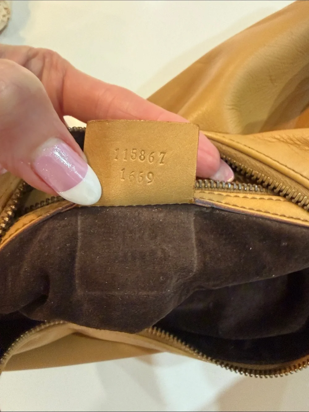 GUCCI-Tom Ford Hobo Shoulder Bag - Deep mustard/tan color Leather ..