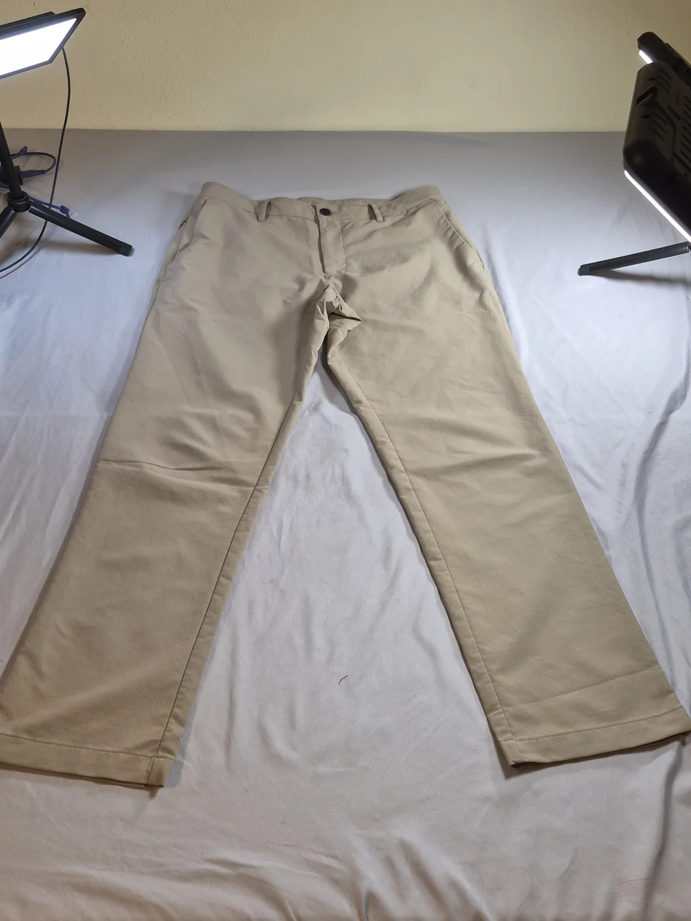 Men's Classic Banana Republic Khaki Pants - Neutral Beige Size 32×30