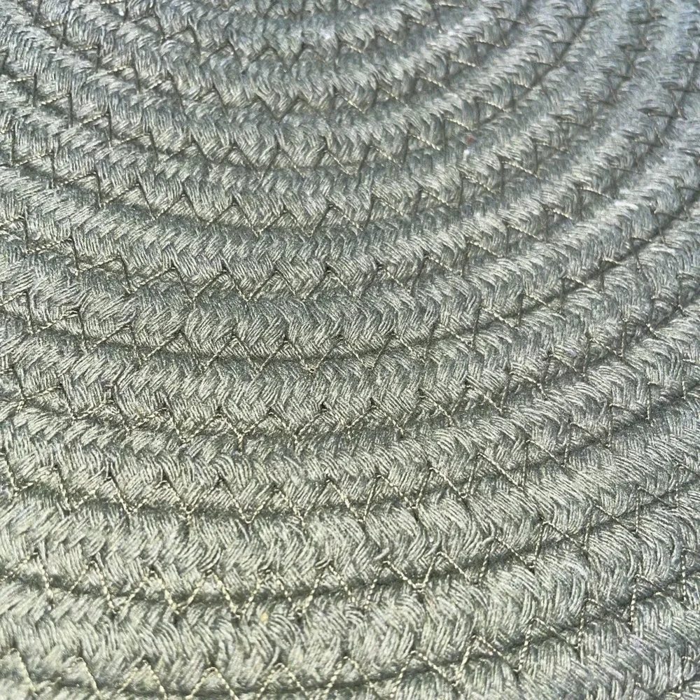 The Unbranded Brand woven rope