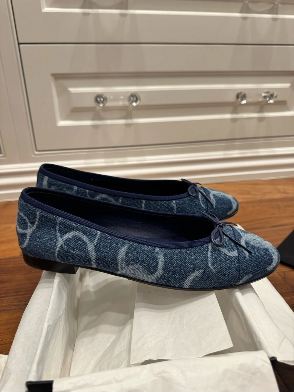 Chanel 2023 Printed Denim Blue White CC Logo Bow Tie Ballet Ballerina Flat