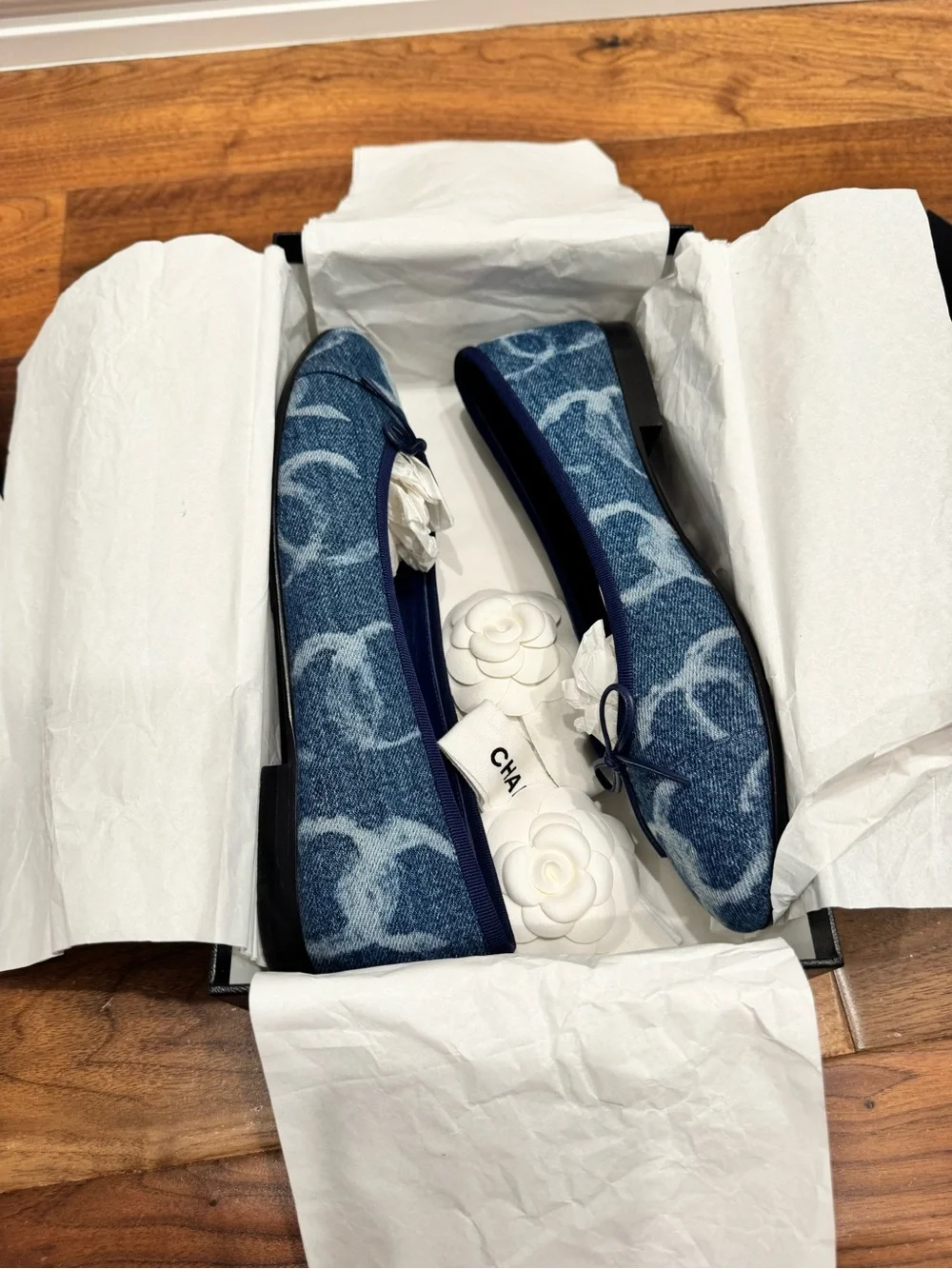Chanel 2023 Printed Denim Blue White CC Logo Bow Tie Ballet Ballerina Flat
