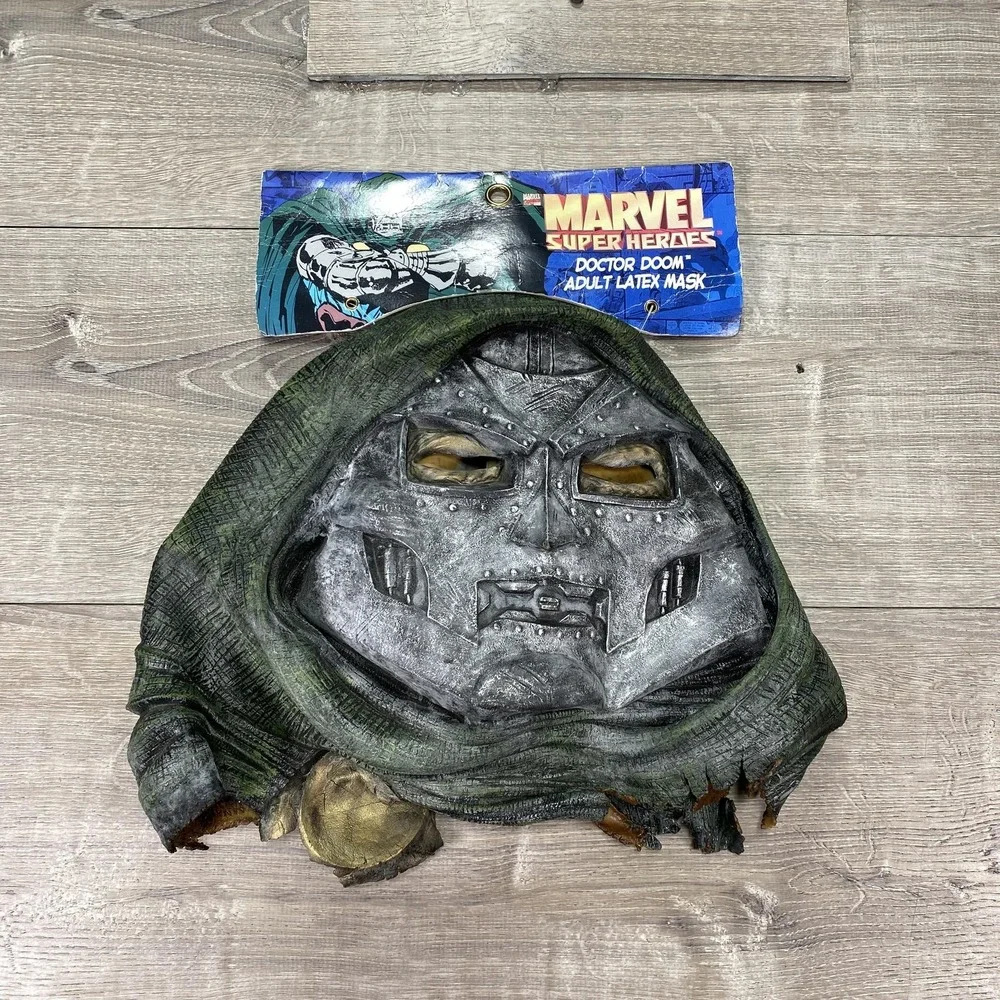 Vintage 1998 Marvel Super Heroes Doctor Doom Adult Latex Mask Disguise‎ Inc Hood